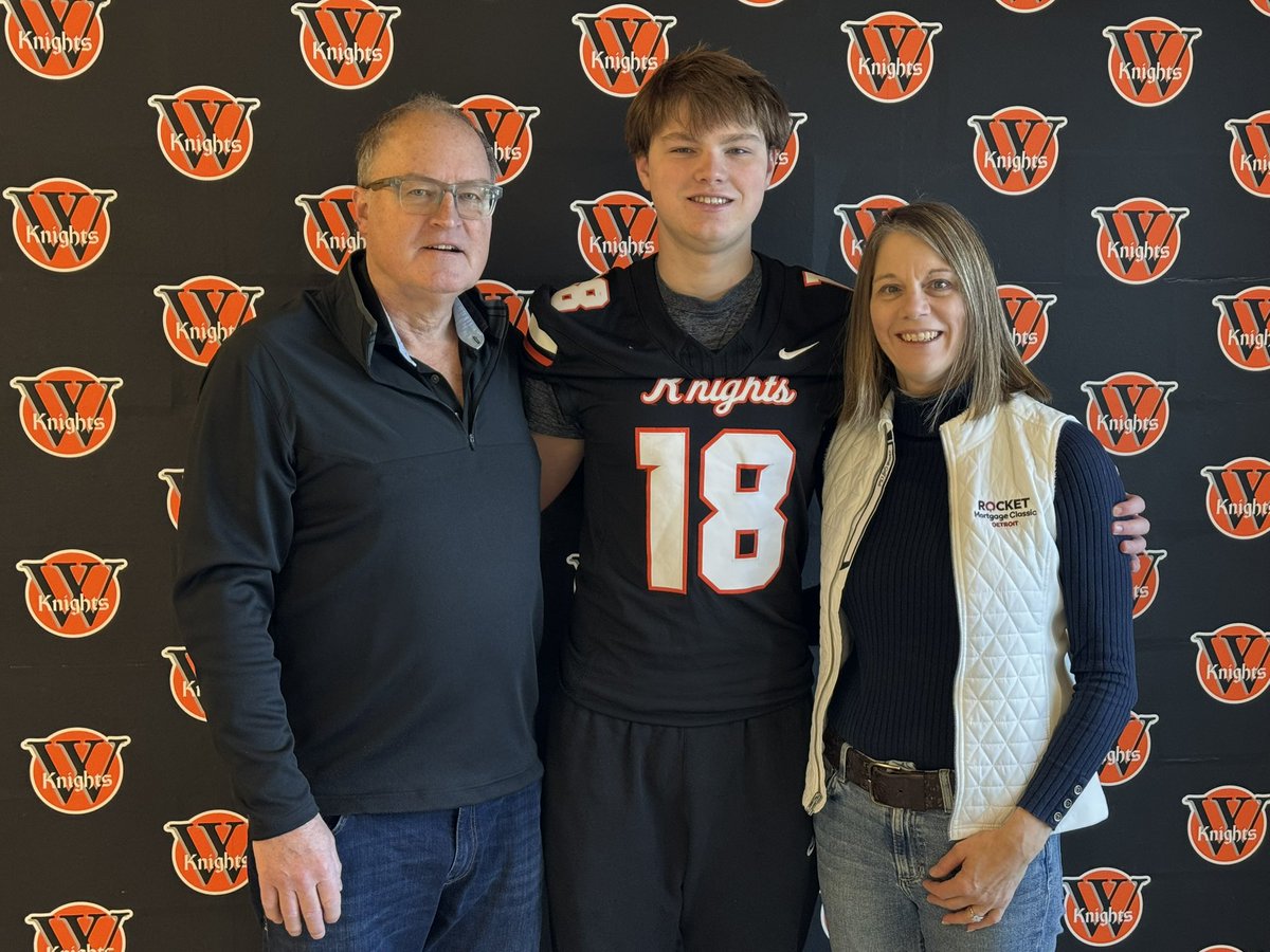 Thank you <a href="/WartburgFB/">Wartburg Football</a> for the official Visit!

<a href="/CoachWheels16/">Matt Wheeler</a> <a href="/BHHSFB_BOOSTERS/">Bloomfield Hills Blackhawks Football</a>