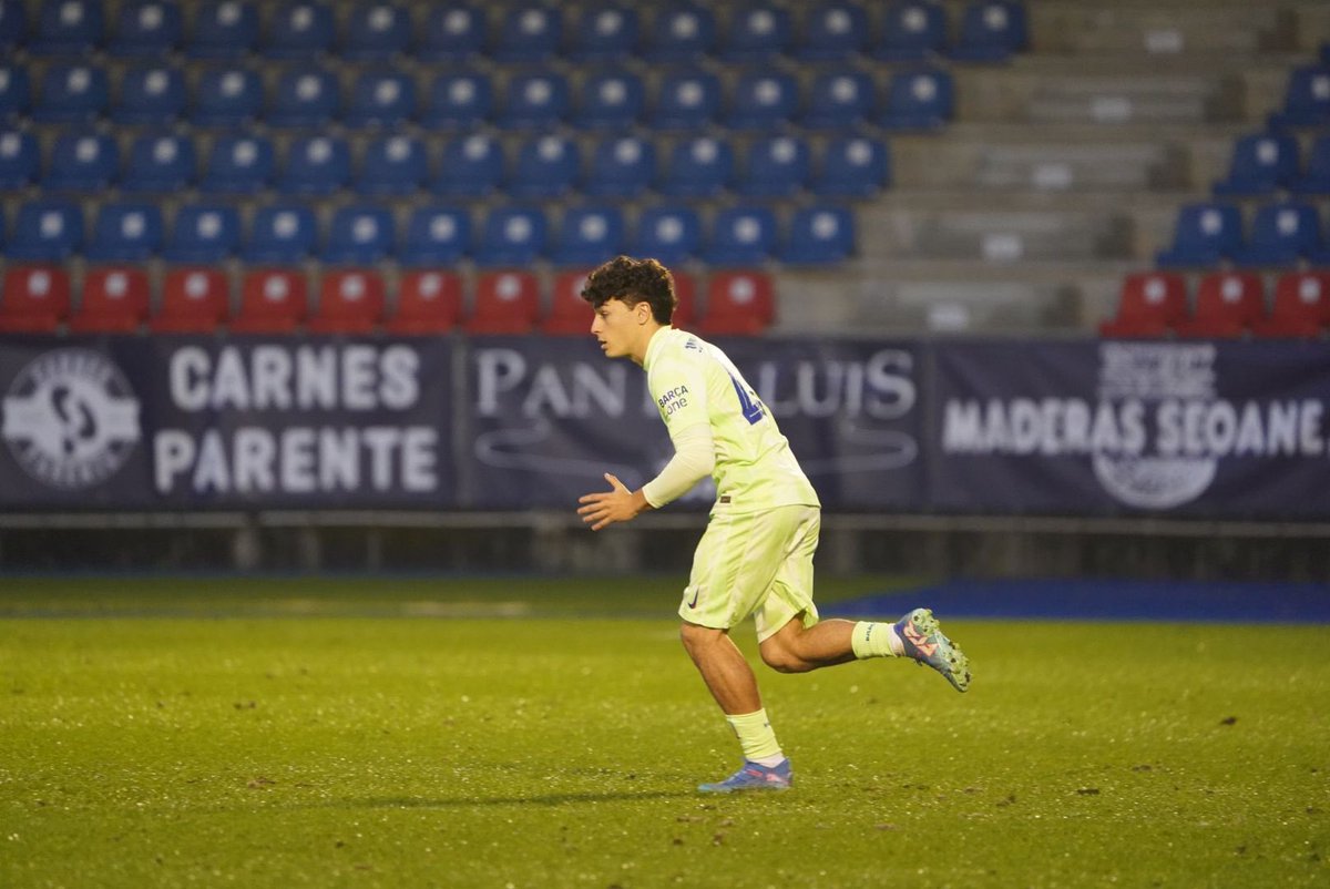 FCBarcelonaB's tweet photo. 🆕 Debut oficial de 𝗝𝗮𝗻 𝗩𝗶𝗿𝗴𝗶𝗹𝗶 amb el Barça Atlètic!

🙌🏼 𝘌𝘯𝘩𝘰𝘳𝘢𝘣𝘰𝘯𝘢, 𝘑𝘢𝘯!

📷 Andrea Cid (Ourense CF)

💙❤️ https://t.co/6x1am1nFbF
