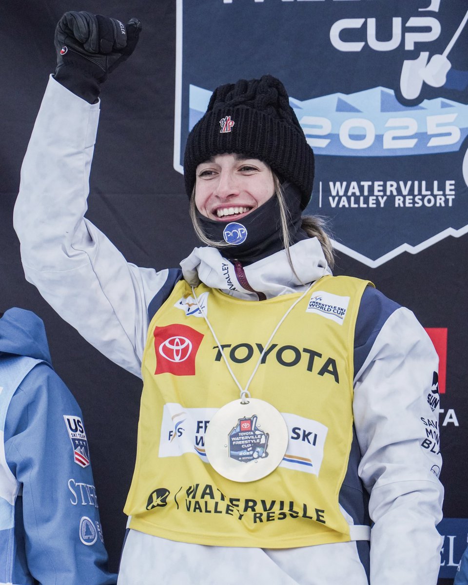 FedFranceSki's tweet image. LA 100E RUGISSANTE !!! 🤩🇫🇷

Pour son 100e départ en Coupe du monde sur les bosses parallèles de Waterville 🇺🇸, @LaffontPerrine décroche la 33e victoire de sa carrière et signe son 3e succès de la saison. 💪🏼

La Pyrénéenne réalise un run exceptionnel lors de la super finale avec…