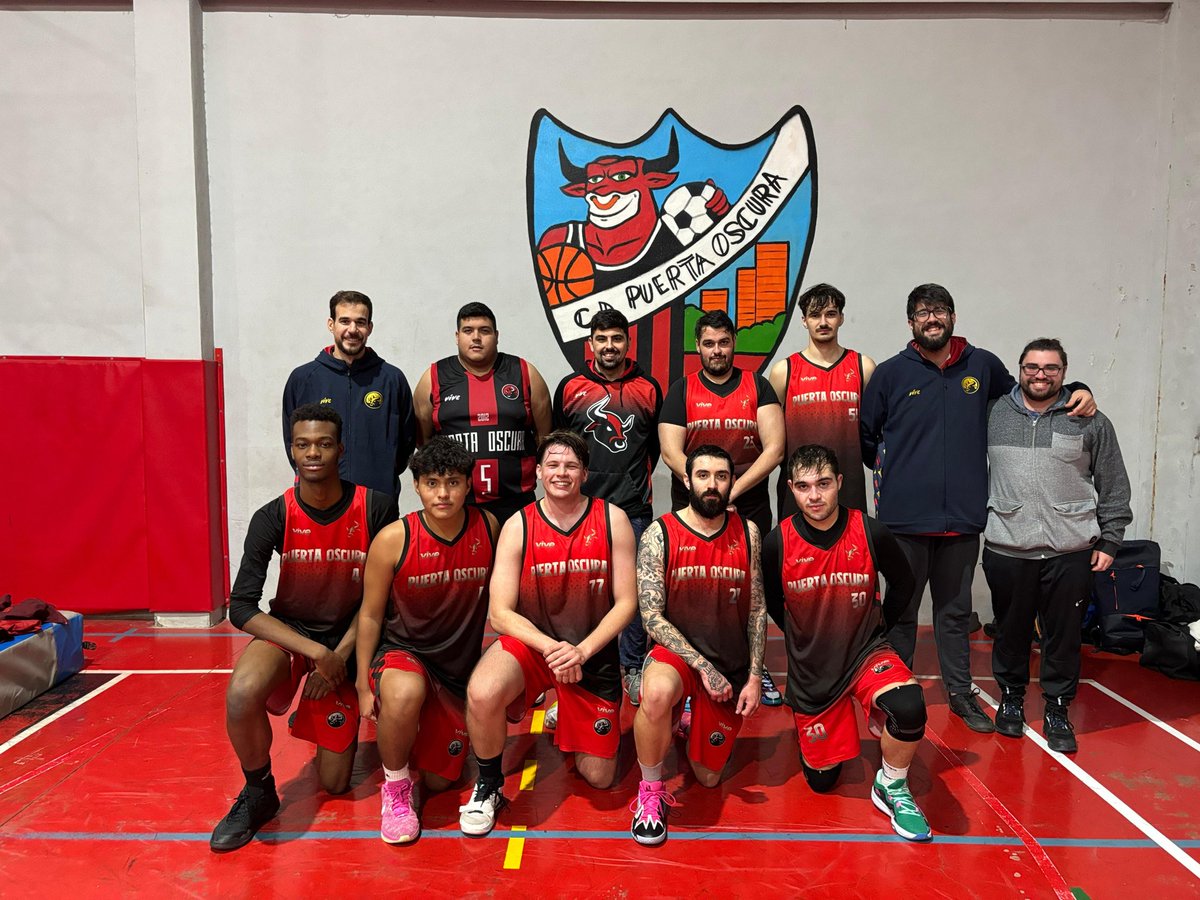 JesulyBautista's tweet photo. El senior municipal rojo @CDJPuertaOscura sigue puliendo detalles de su juego para poder sumar más buenos resultados, se escapa la victoria 🏆 en los últimos compases del partido #Quieneselperezoso? https://t.co/9Ul9edz8WD