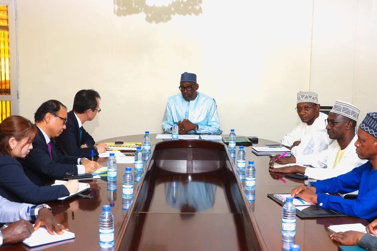 AbdoulayeDiop8's tweet photo. J'ai tenu une séance de travail, le vendredi 24 janvier 2025, avec une délégation japonaise conduite par Son Excellence Monsieur HORIUCHI Toshihiko, Directeur général de l’Afrique au Ministère des Affaires étrangères du Japon, en visite au Mali.

Cette visite de terrain s’inscrit dans le cadre du renforcement du dialogue politique entre le Mali et le Japon en vue de la relance de la coopération bilatérale, dans les domaines prioritaires d’intérêt commun.