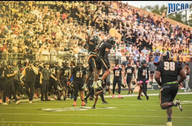 Sidney Holland Jr (@sidneyhollandj1) on Twitter photo #AGTG after an amazing visit and conversation with <a href="/BradyDavis10/">Brady Davis</a> i’m blessed to say that i have received an offer from <a href="/TJCFOOTBALL/">Tyler JC</a> <a href="/CoachJacobsonTJ/">Coach Tanner Jacobson</a> <a href="/CoachAjPatai/">Coach Aj</a> <a href="/CoachTLouis/">Terrence Louis</a> <a href="/DannyServance/">Danny Servance</a> <a href="/RecruitEllison/">ELLISON RECRUITING</a> <a href="/Ellison_QB_Club/">Ellison Quarterback Club (Football Booster)</a> #AGTG after an amazing visit and conversation with <a href="/BradyDavis10/">Brady Davis</a> i’m blessed to say that i have received an offer from <a href="/TJCFOOTBALL/">Tyler JC</a> <a href="/CoachJacobsonTJ/">Coach Tanner Jacobson</a> <a href="/CoachAjPatai/">Coach Aj</a> <a href="/CoachTLouis/">Terrence Louis</a> <a href="/DannyServance/">Danny Servance</a> <a href="/RecruitEllison/">ELLISON RECRUITING</a> <a href="/Ellison_QB_Club/">Ellison Quarterback Club (Football Booster)</a>
