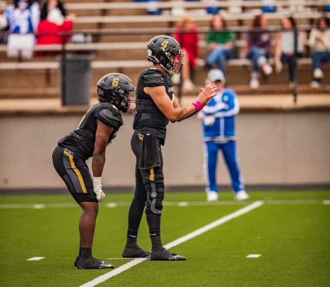 SidneyHollandJ1's tweet image. #AGTG after an amazing visit and conversation with @BradyDavis10 i’m blessed to say that i have received an offer from @TJCFOOTBALL @CoachJacobsonTJ @CoachAjPatai @CoachTLouis @DannyServance @RecruitEllison @Ellison_QB_Club