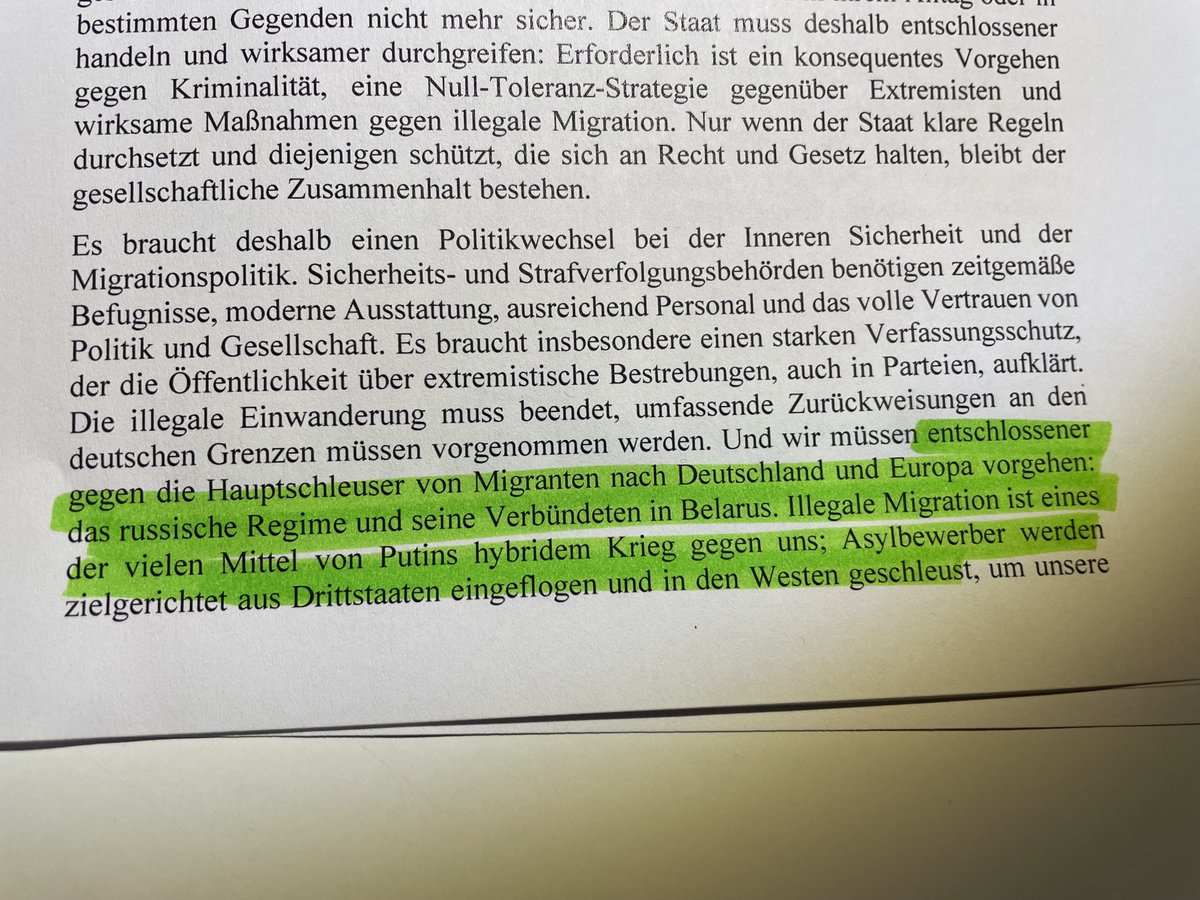 Robin Alexander tweet media