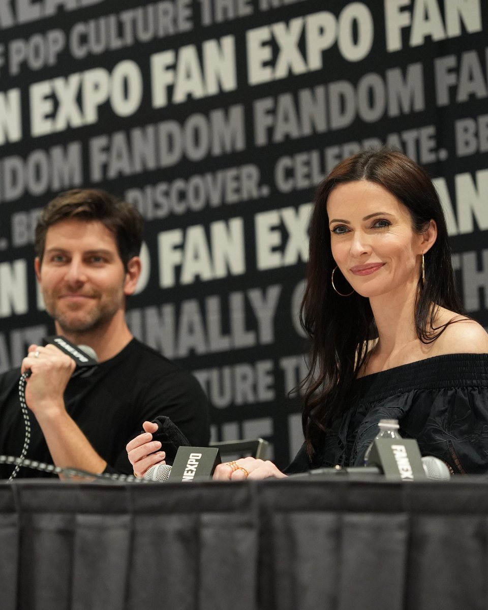 fanexpoportland's tweet photo. From Superman’s many faces to Grimm tales and Hazbin Hotel laughs, the Q&A panels have been electric 🔥 What’s been your favorite panel so far? Let us know in the comments.
#FANEXPOPortland #FXP #FXP25 #PortlandOR #Portland #Superman #BTTF #Grimm #HazbinHotel #Gaming #VideoGames https://t.co/mouec1Vb1a