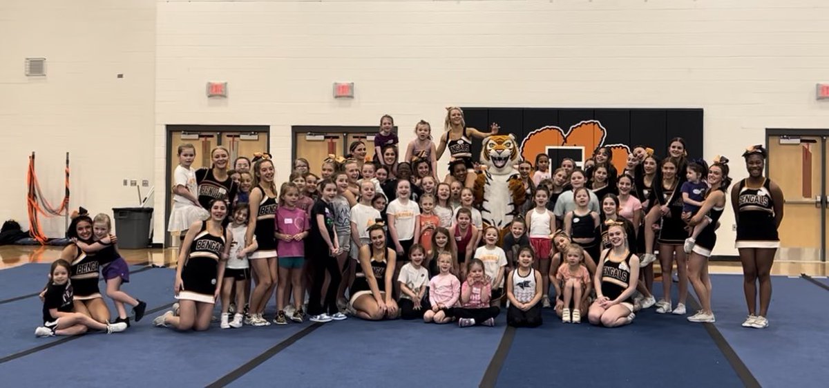 FVHS Varsity Cheer (@fv_varsitycheer) on Twitter photo Welcome to the Jungle Winter Cheer Clinic was awesome this morning!
Thanks to all these friends who joined us to learn cheers, stunts, jumps, and dance! See you soon at the game!
Great job girls!!!
π
π
π
π€π§‘πΎ
<a href="/fvhsbengals/">FVHS Athletics</a> Welcome to the Jungle Winter Cheer Clinic was awesome this morning!
Thanks to all these friends who joined us to learn cheers, stunts, jumps, and dance! See you soon at the game!
Great job girls!!!
π
π
π
π€π§‘πΎ
<a href="/fvhsbengals/">FVHS Athletics</a>