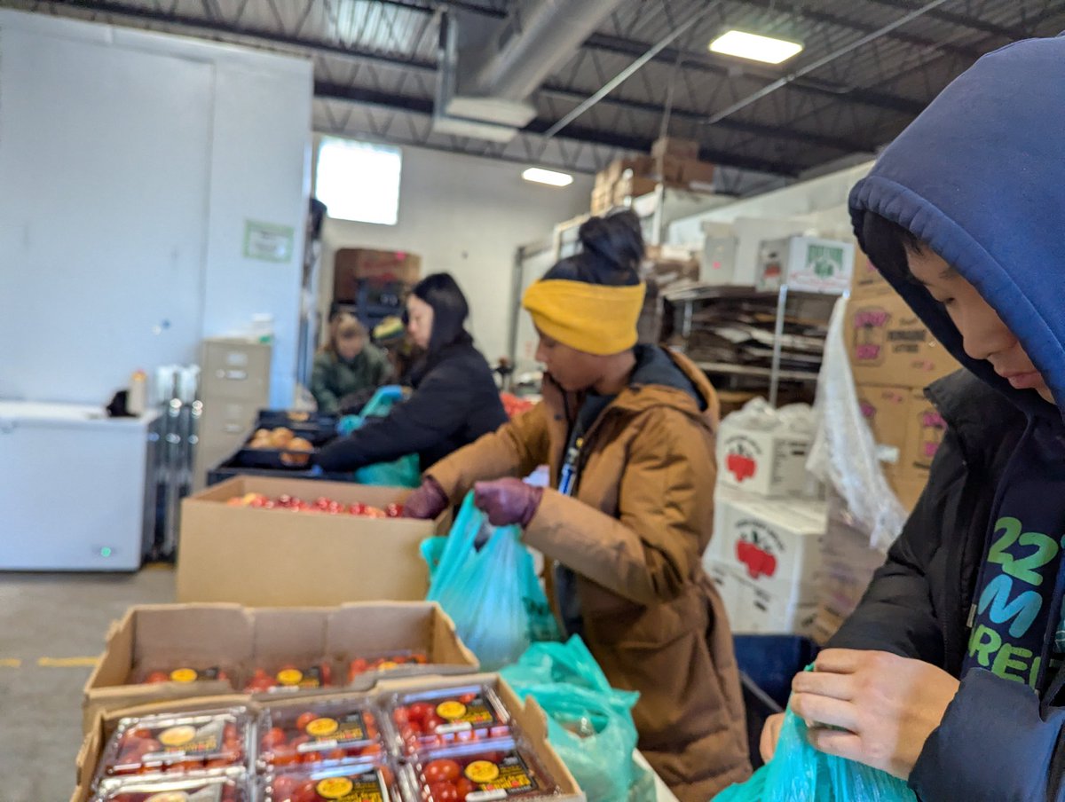 sreeja_natesan's tweet photo. Thankful to @HealRootCauses  and their amazing work in serving our community! Thanks for letting us come out and help make a difference for our community! https://t.co/n7Ouks5NLs