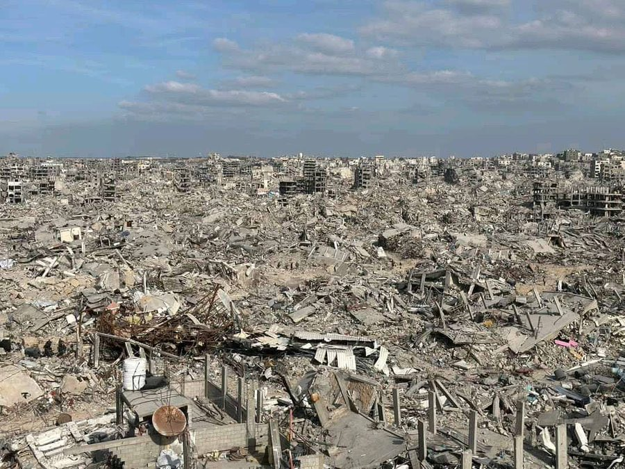 MartinGlasenapp's tweet image. Präsident Biden hatte die Lieferung der schrecklichen 2000-Pfund-Bomben an Israel ausgesetzt, weil die israelische Armee damit ganze Stadtviertel vor allem im Norden Gazas dem Erdboden gleichgemacht hatte. Die Trump-Administration hat diesen Lieferstopp nun wieder aufgehoben.