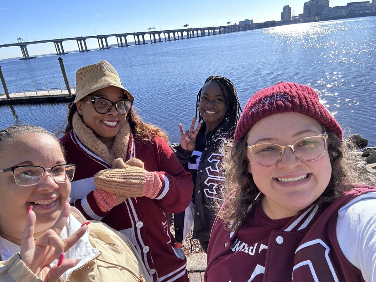 GJAC1952's tweet image. Members of GJAC of Gamma Sigma Sigma National Service Sorority Inc participating in the Wolfson Children’s Challenge in Jacksonville, FL.
#WeeOop #GJAC #GSS #ServiceOverSelf 
@gammasigmasigma