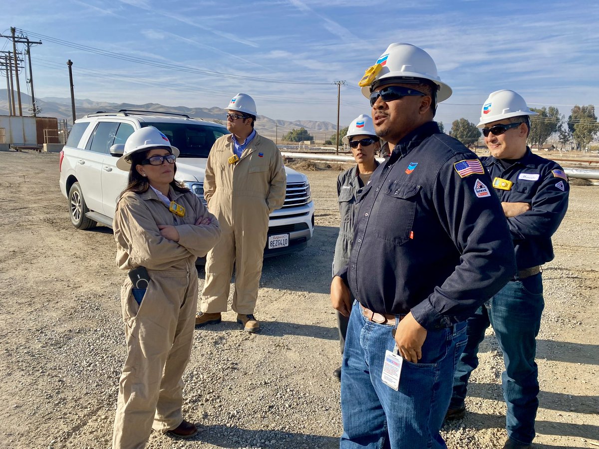 AsmSoria's tweet photo. This week, my team and I toured @Chevron’s Coalinga Oil Field. A huge thank you to their leadership team: Reece Sheppard, Chanel Jolly, and Robin Woodward. This field is over 100 years old and produces over 5,000 barrels of oil a day for CA #locallyproduced #teamsoria #chevron ⛽️ https://t.co/JYTKMBOHxy