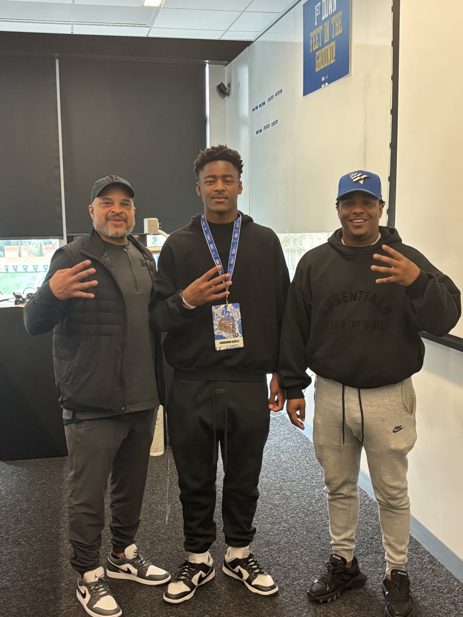 DBCoachMikeLive's tweet photo. UCLA Junior Day #YeeYee 
@savaughngent @ParacleteFB @Stace_Gentle @Anthony5k_ @UCLAFootball @coach_meat @LibradoBarocio https://t.co/HxFsc3mMGS