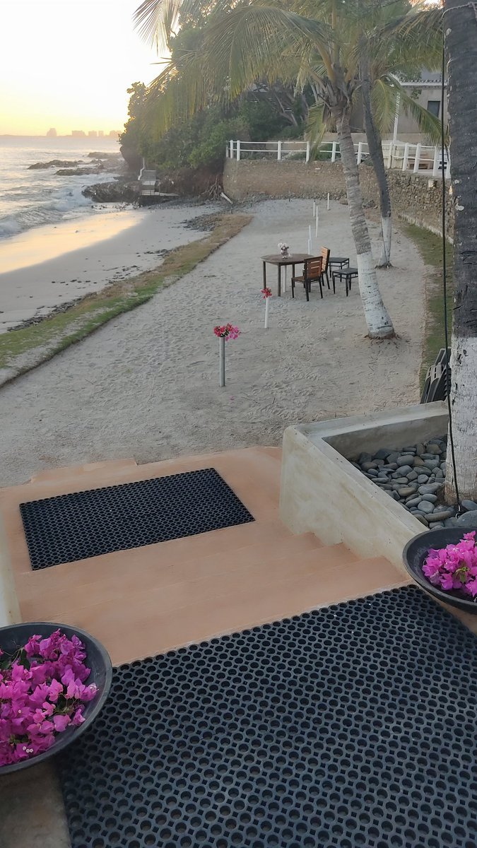 Beach Bar® magia a la orilla del mar.   Privacidad, exclusivodad y seguridad cerca de tí