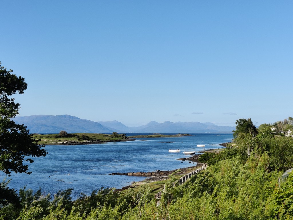 Where are you going for February Half Term? This is the view from upstairs at Oystercatchers Cottage on the Isle of Skye. To book your home from home, complete with log burner, comfy beds, SMART TV, superfast WiFi and fully equipped kitchen, go to  tinyurl.com/Oystercatchers…