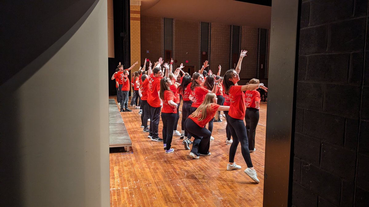 LHSPerforms tweet media