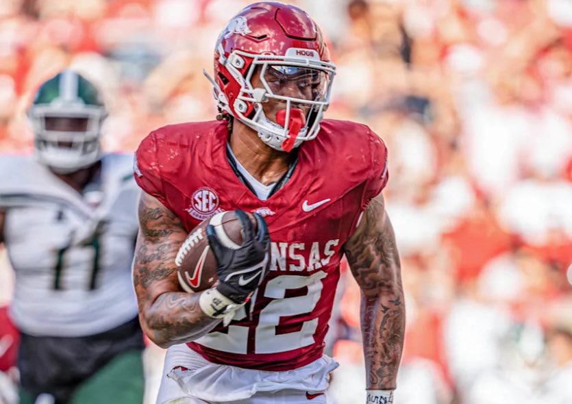 BraylonEdward10's tweet photo. #AGTG After a very great conversation with @CoachSamPittman @NIckPerry_27 I’m blessed to receive an offer from @RazorbackFB 
@Coach_MWoodson #GoHogs 

@Duncanville_FB @TheHawksEy3
@JuJuSports1 @__aaron7 
@ChadSimmons_ @MikeRoach247 @samspiegs @FlightSkillz 
@Jason_Howell @GPowersScout
@TXTopTalent @TFloss32 
@EliteUCoachRyan @BillyEmbody
@CoachSamuels11 @DannyWest247