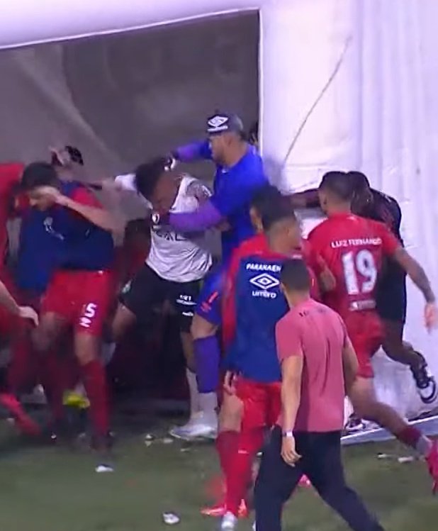 Mycael bom d bola e bom d briga