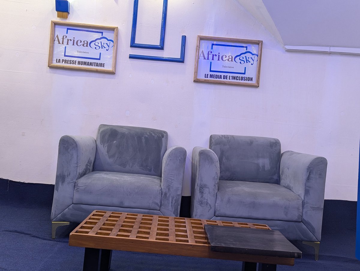 Marielaize14's tweet photo. Un nouveau plateau dans la ville de #Goma, plus besoin de louer des espaces verts, restaurants ou autres lieux pour vos #émissions...
Africa sky télévision   vous offre un plateau sur mesure avec son #fondvert pour adapter vo #background...

Contactez le +243974155743
0974223268 https://t.co/fA9SKPdTdo