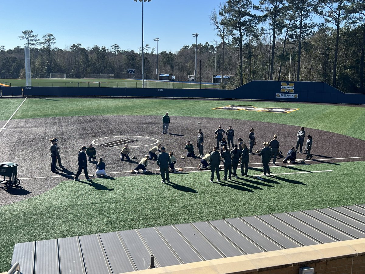 StPatrickSoftball tweet media
