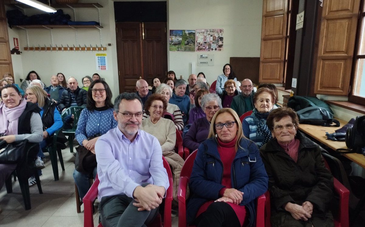 Está tarde hablamos sobre la prevención y la identificación del ictus con la asociacion de mujeres "Conceyar", de Camás (Cabranes). Muchas gracias por la gran asistencia y el genuino interés. Un auténtico placer.