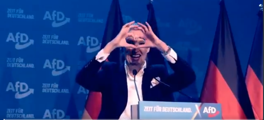 <a href="/jreichelt/">Julian Reichelt</a> Es ist 3 Tage nach dem Grauen von Aschaffenburg, bei dem ein 2jähriges Kind umgebracht wurde, ebenso ein Vater, der eingreifen wollte. Und die blaue Parteivorsitzende verteilt lachend Herzchen, weil sie sich für diese Schicksale nicht interessiert. Was für eine erbärmliche Bande.