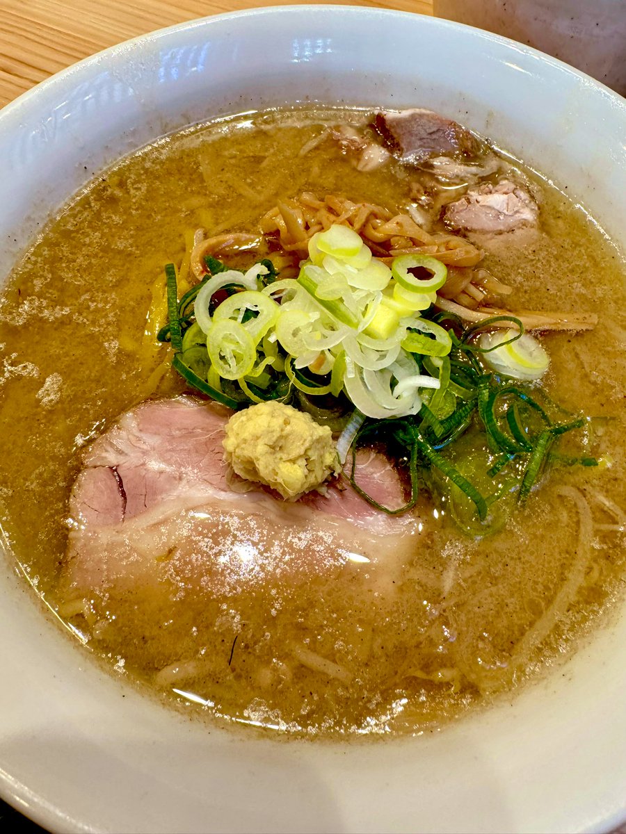 撮り溜めてしまった
麺活のご報告🍜

ラーメン仲間とともに
冬といえば味噌ラーメン！と
有名店にお邪魔して来ました。

とても美味でした😋✨

#三ん寅 #麺活 #役者 #女優