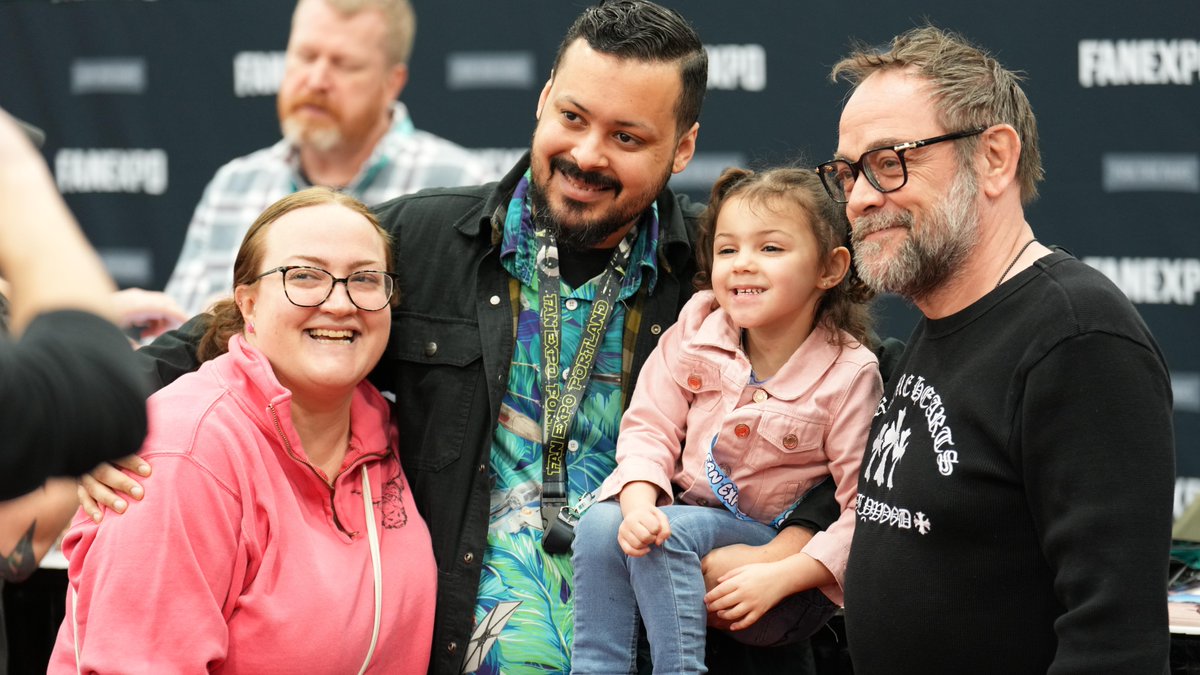 fanexpoportland's tweet photo. Meeting your heroes and creating unforgettable memories is what #FANEXPOPortland is all about. From Supernatural to High School Musical, we love seeing you all get to meet and talk to your favorite characters. 🥹
#FANEXPOPortland2025 #FXP #VisitPortland #PortlandOR #Portland https://t.co/CLP06FwHWj