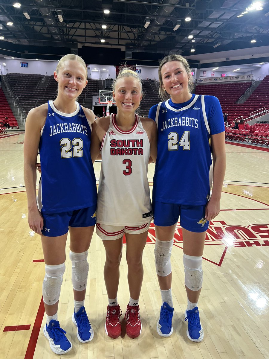 Molly Mason tweet media