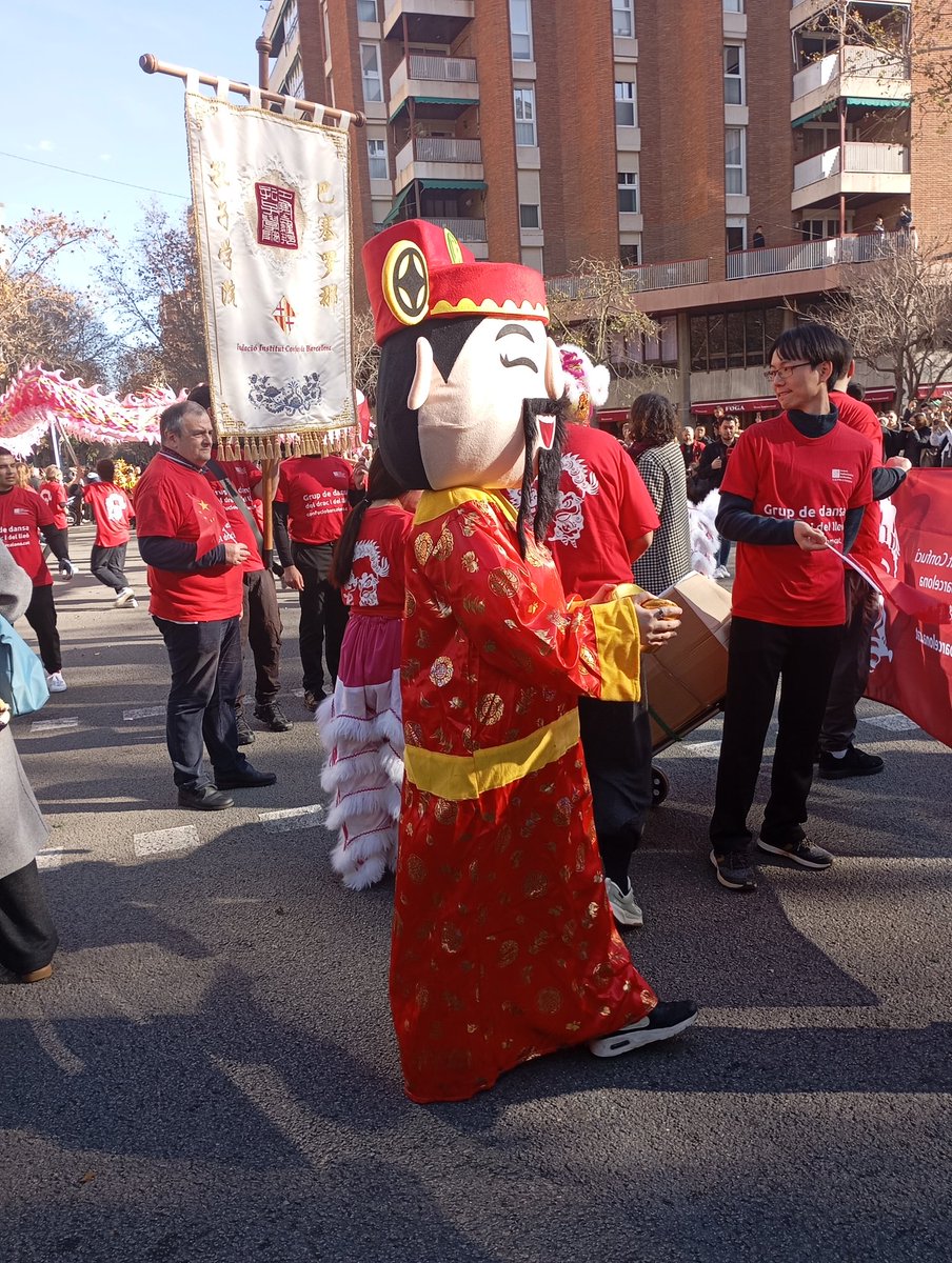 Avui, als carrers del Fort Pienc, hem donat la benvinguda a l'Any Nou Xinès, l'Any de la Serp! 🐍

L'Any Nou o Festa de la Primavera és la festivitat tradicional més important de la Xina.