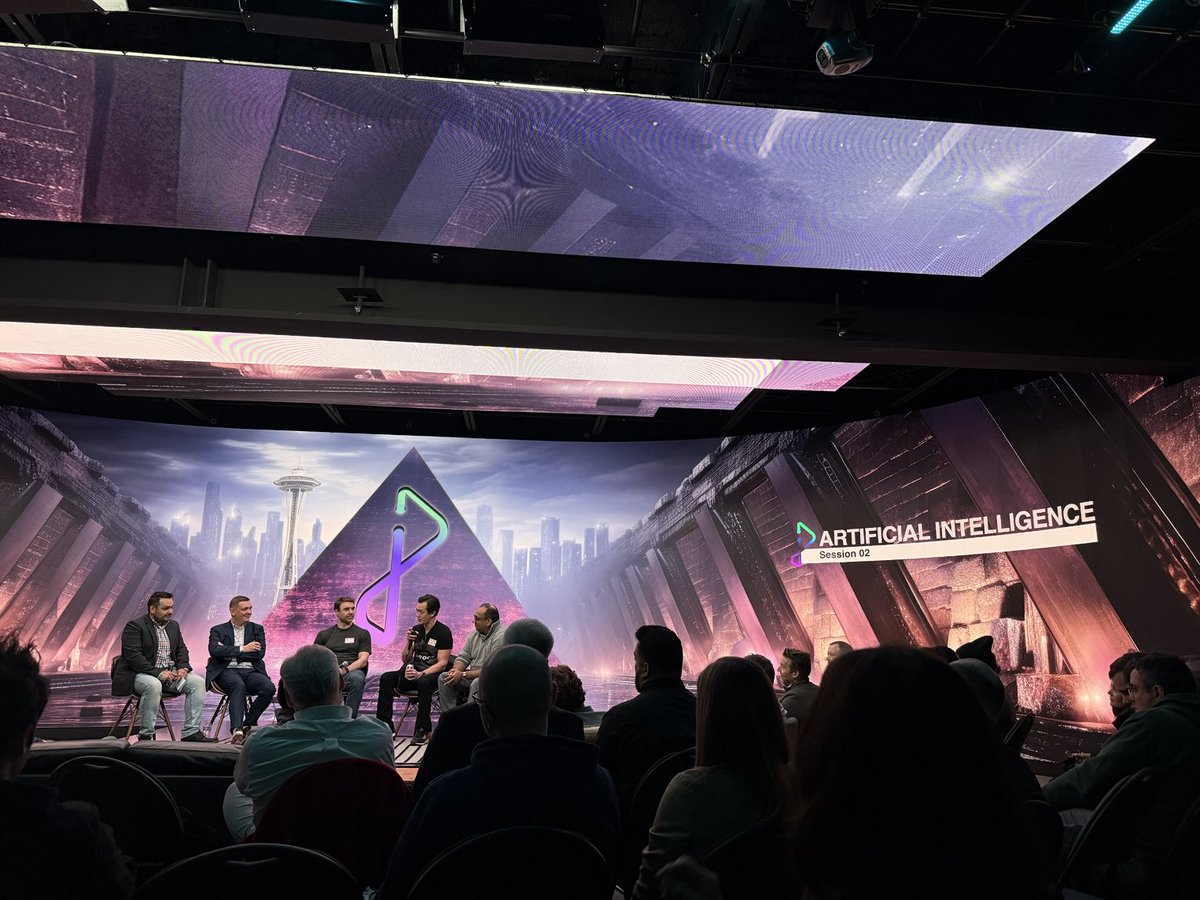 DePIN day Seattle + Artificial Intelligence … amazing 🤩 ⁦<a href="/VosslerMedia/">Vossler Studios</a>⁩ ⁦<a href="/GenzioCo/">Genzio Media & Marketing 📍Devcon</a>⁩