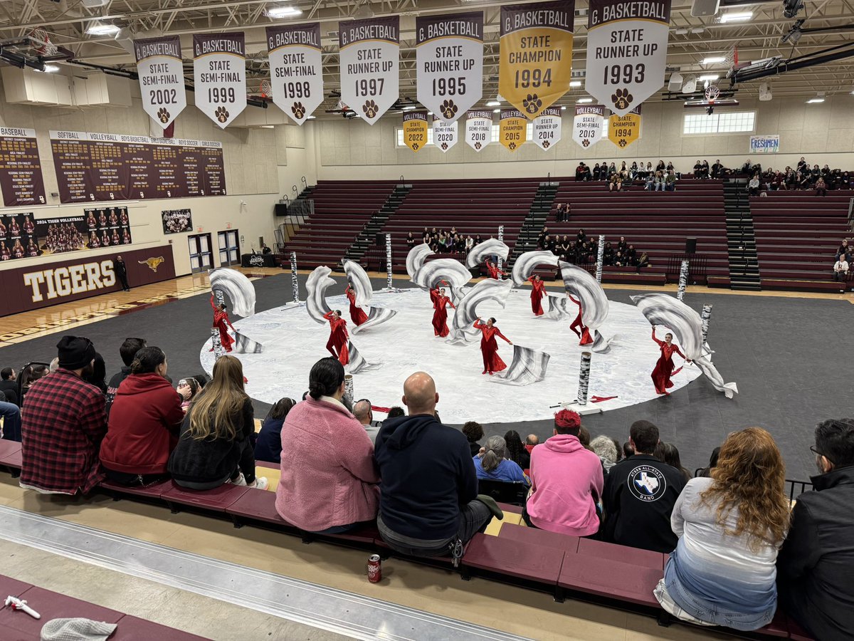 LTCavBand's tweet photo. First show day for our LTISD Winterguards!  Our Cavalier JV Guard just had their first public performance at Dripping Springs HS! Way to go girls!!! @LTFineArts @LakeTravisHS https://t.co/pWItT56aJL