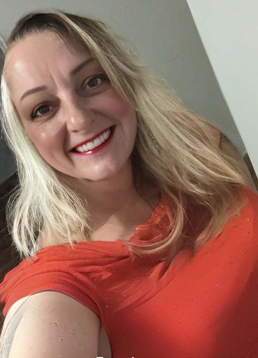 michellethelady's tweet photo. Friday’s #outfit
I hope your weekend is going as good as mine 🥂
#selfie #selfiequeen #outfits #ootd #outfitoftheday #pantyhose #hosiery #nylons #tights #citychic #dress #transwoman #curvy #curvymodel #plussizemodel #plussize #size18 #over50andfabulous #highheels #onlymaker https://t.co/BEFpSFg9sN