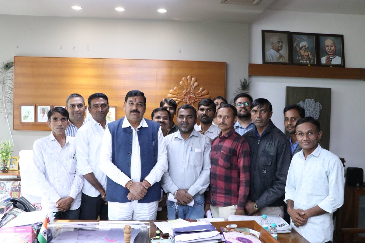 વિદ્યાસહાયક બેરોજગાર ઉમેદવારોને વય મર્યાદામાં વધારો આપી 14વર્ષે સ્વતંત્રતા આપો
👉ગુજરાત સરકાર જનહિતમાં ત્વરિત નિર્ણય લઈ વયમર્યાદામાં વધારો આપો
👉વયમાં વધારો કરી પોર્ટલ ઓપન કરો
<a href="/Bhupendrapbjp/">Bhupendra Patel</a> <a href="/CMOGuj/">CMO Gujarat</a> <a href="/BJP4Gujarat/">BJP Gujarat</a> <a href="/kuberdindor/">Dr. Kuber Dindor</a> <a href="/prafulpbjp/">Praful Pansheriya</a> <a href="/YAJadeja/">Yuvrajsinh Jadeja</a> <a href="/Jamawat3/">Jamawat</a> @VtvGujarat