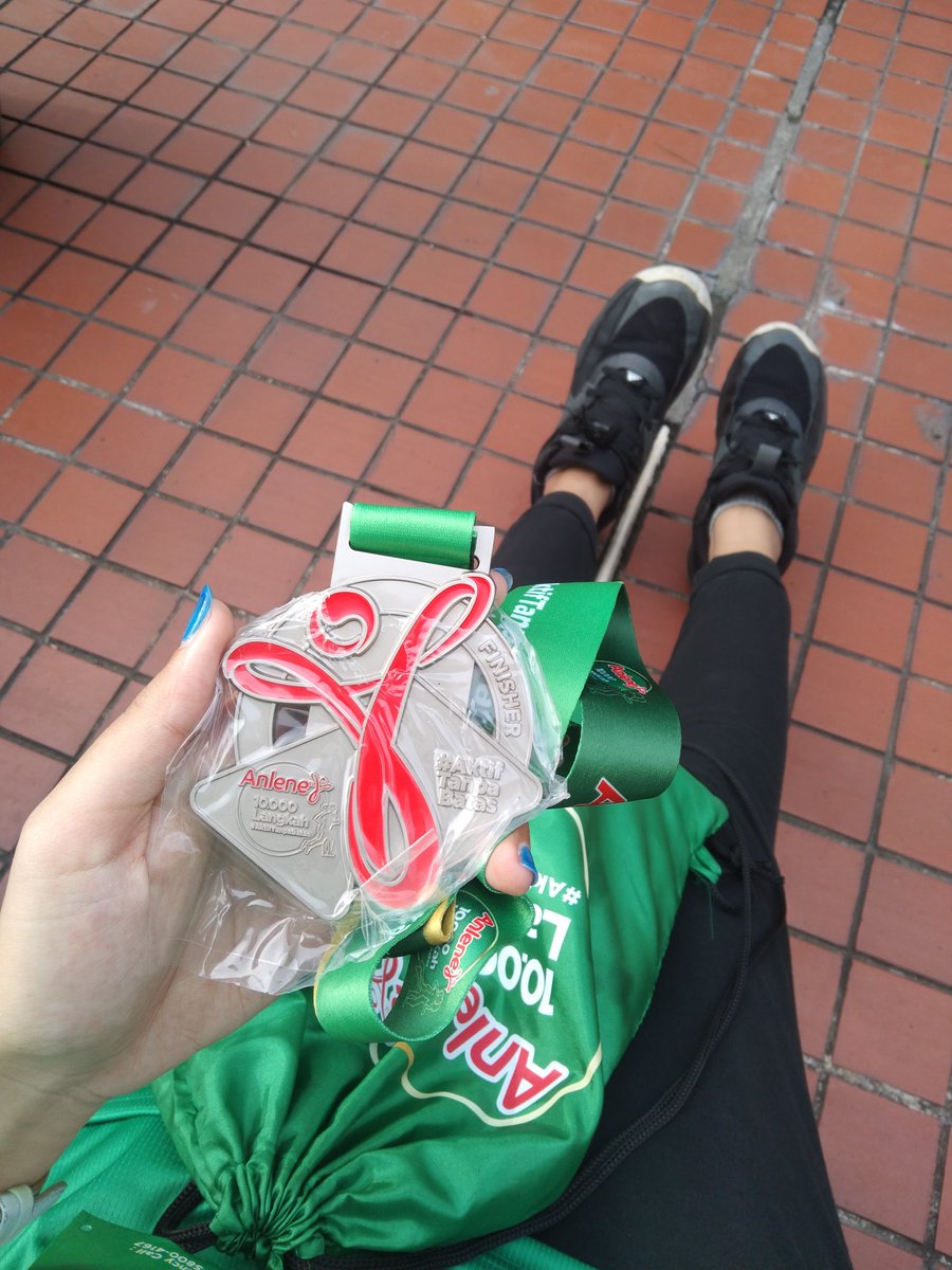virg0rian_'s tweet photo. yay my first medal as a finisher🎖️
next gass yg running💨
#anlene #anlenefunwalk https://t.co/fYdzs8ZRgT