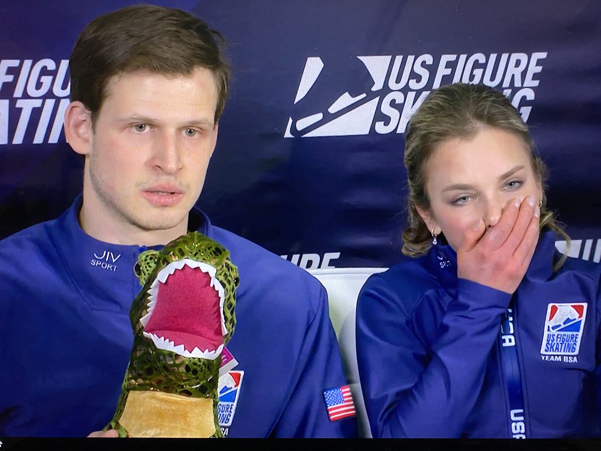 LynthasLzCorner's tweet photo. We are not the only one in shock #PrevagenUSChamps god damnnnnn #pairsskating #figureskating https://t.co/2cAqVgWfp1