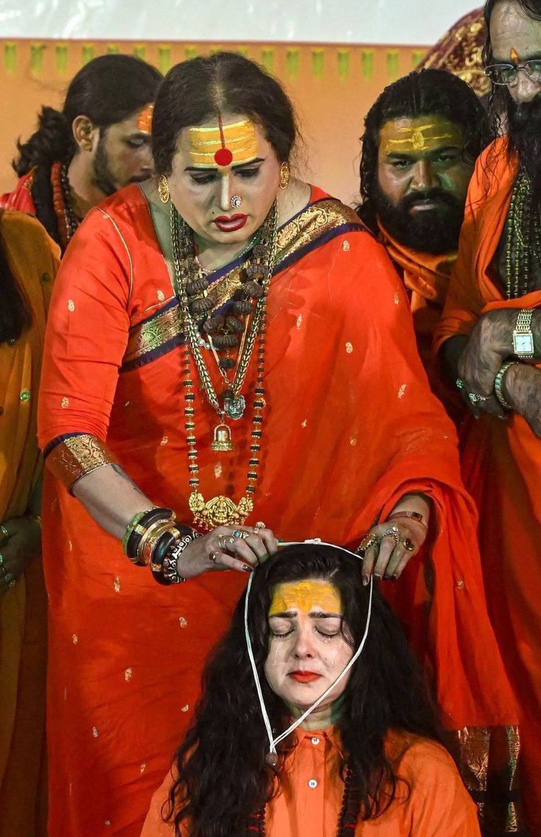 मैं जानना चाहता हूं कि कितने दलित को महामंडलेश्वर की उपाधि दी गयी है। सिर्फ दलितों को हिंदू बताने से काम नहीं चलेगा बौस ।