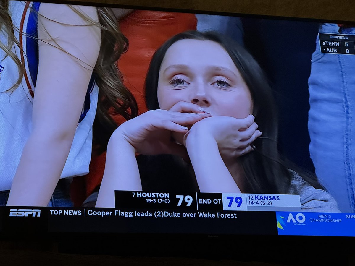 SadFans4's tweet photo. #sadfans on watch! #kubball https://t.co/4oGwXdsEhO