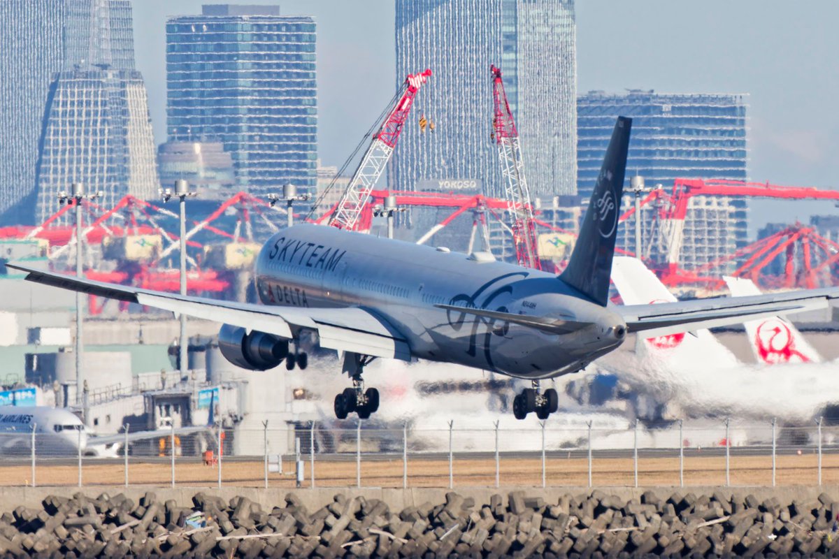scr_sixty2's tweet photo. 1タミデッキは上も下も人多いなぁ
DELTA Boeing767_432ER SkyTeamLivery
OPERATOR #aviationphptography
#DELTA #B764 #N844MH
#HND #RJTT #羽田空港 #Tokyo https://t.co/Lqiv6gPHhD