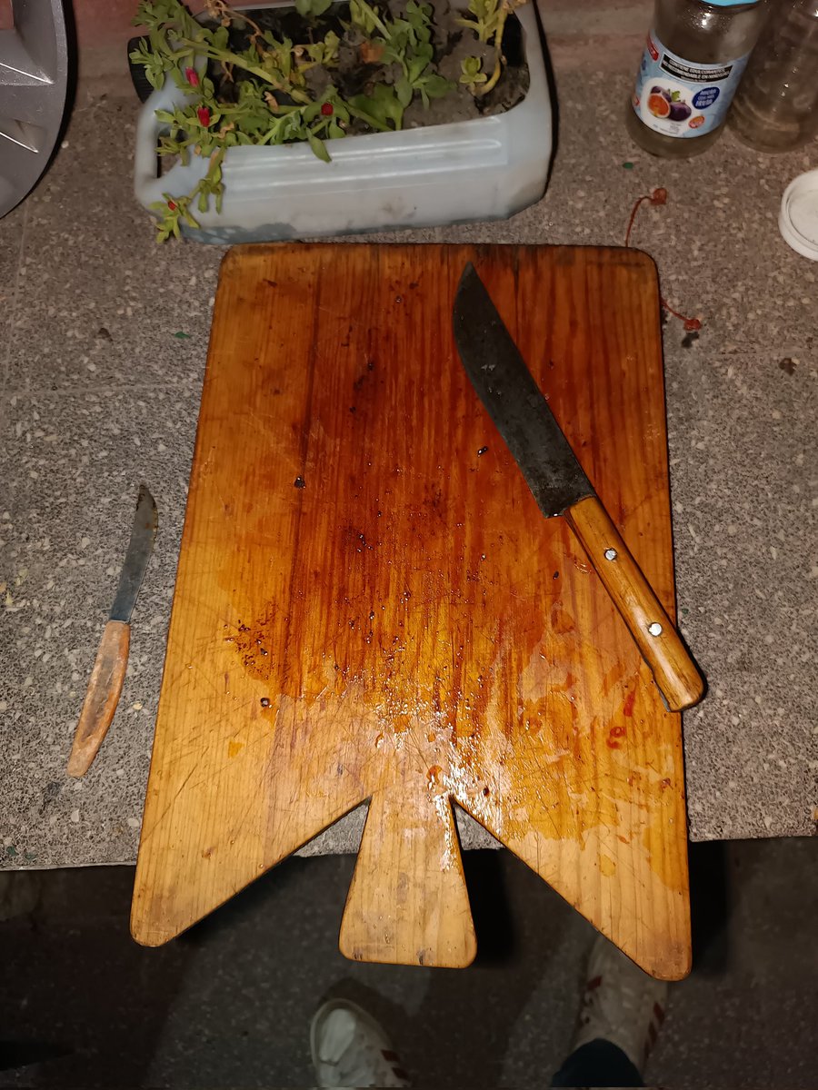 Compré una casa con parrilla y el dueño anterior no me quiere pagar el asado.