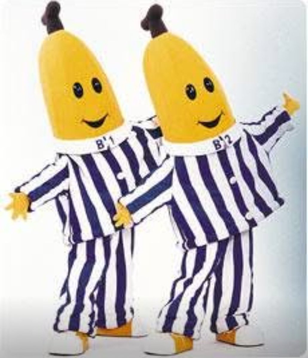 Bananas de pijama, 🎼🎤
Sujas, mal Lavadas 🎶
Bananas de pijamas 
🎶 tomam pau na ressacada 🎵🎼🎶