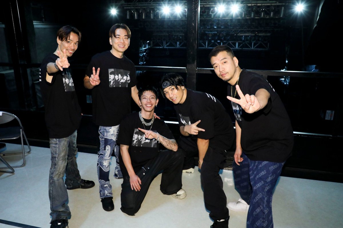 _ynbaby2_'s tweet photo. 𝟐𝟎𝟐𝟓.𝟎𝟏.𝟐𝟒 𝐃𝐑𝐔𝐌 𝐋𝐎𝐆𝐎𝐒

久しぶりに和希の生歌聴けて幸せだった🎤✧
MCの時アホ出てしまう和希がまじ可愛いの😂♡
伯方の塩エピ面白かった🧂（笑）
ドーベル兄さん漢すぎてかっこいい一生ついていく♥️
最後の最後までやばかった〜🥹👋🏻♡
#D6感謝祭  #DOBERMANINFINITY https://t.co/slWwBZakNp