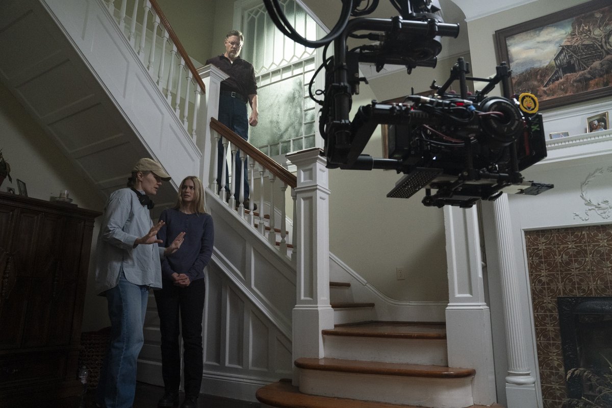 Matthew Lillard (William Afton), Elizabeth Lail (Vanessa Shelly), and director Emma Tammi on the set of ‘FIVE NIGHTS AT FREDDY'S 2’!

(Via: youtube.com/watch?v=F7AE4N…)
#fnaf #fivenightsatfreddys #fnafmovie