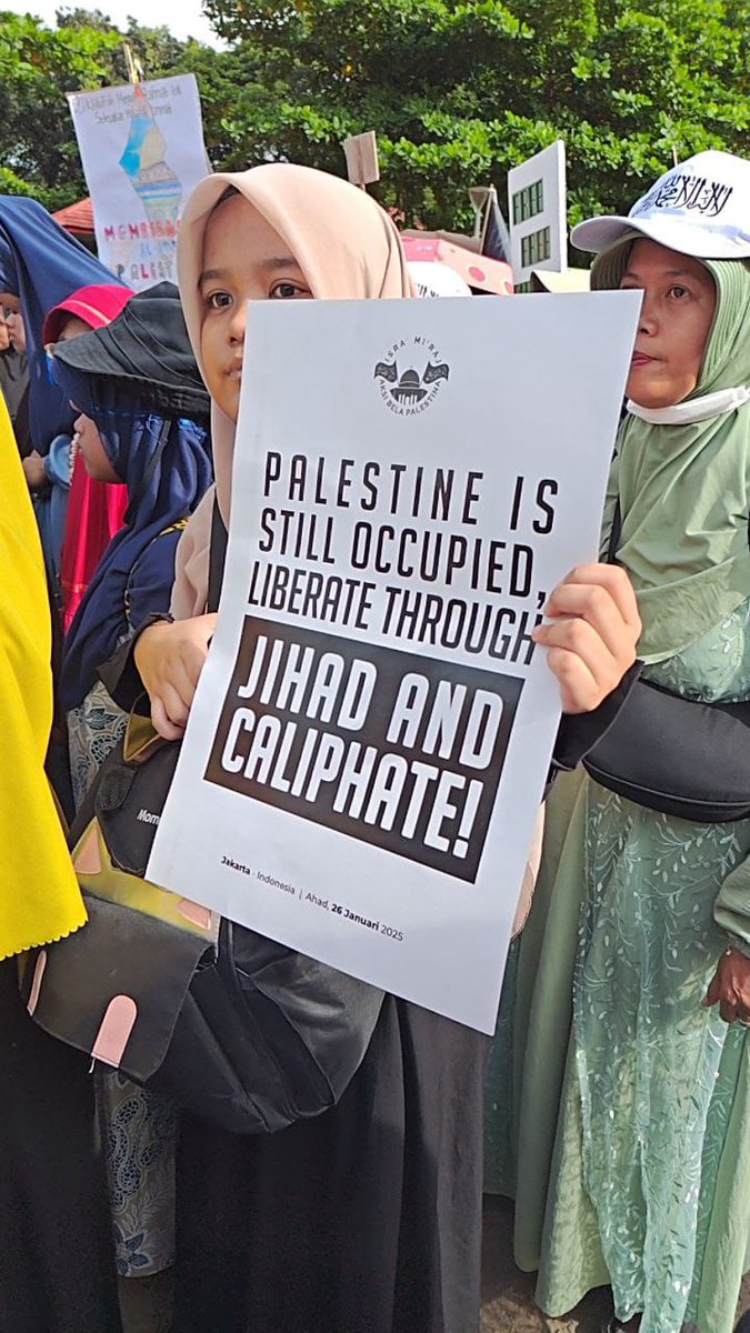 twtmaknae's tweet photo. #AynalMuslimun
#WeNeedKhilafah
#SaveP4lest1ne https://t.co/v8YWitoKob