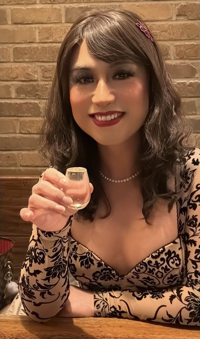 Watch Alina Wang's leaked NSFW photo on TwXstars