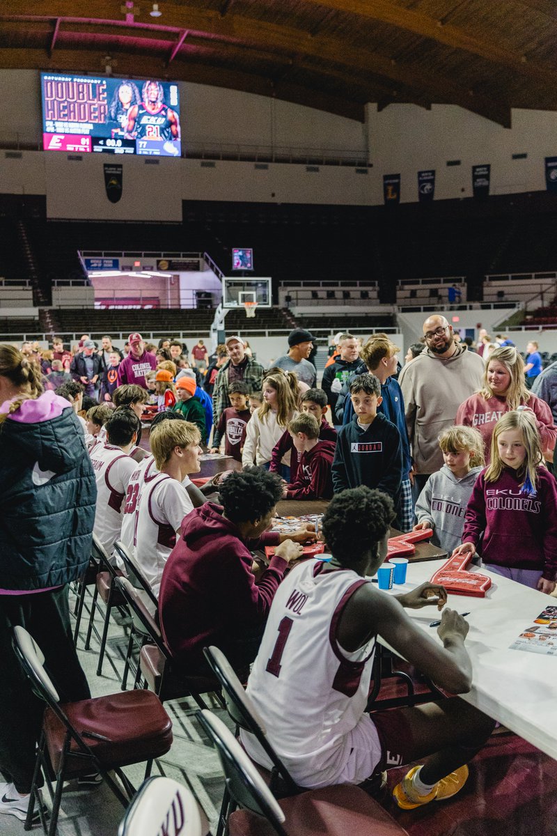 EKUHoops's tweet photo. We ❤️our fans!
Thankful for the opportunity to spend time with them after Saturday's win over 1st place FGCU!

#𝗠𝗼𝘀𝘁𝗘𝘅𝗰𝗶𝘁𝗶𝗻𝗴𝟰𝟬𝗠𝗶𝗻𝘂𝘁𝗲𝘀𝗜𝗻𝗦𝗽𝗼𝗿𝘁𝘀 https://t.co/znLTAbDRcz