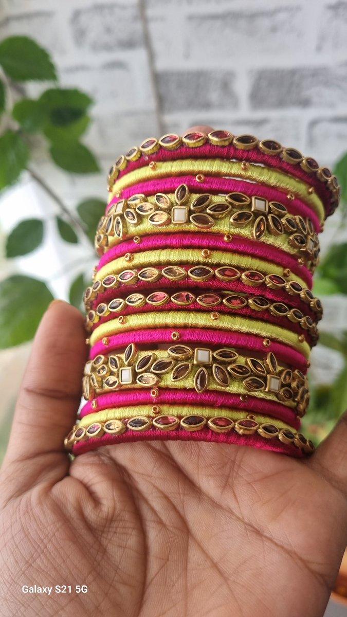 ChandiniMeda's tweet photo. #thread #threadbangles #noinstagram keeps me busy π« π« π
#Sunday #GoodMorning https://t.co/jLaHZcvLEh