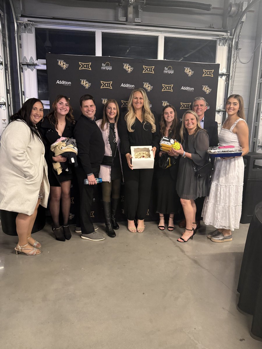 McKenna Hawley (@mhawley26) on Twitter photo Dinner on the diamond was a blast! Had so much fun doing the auction. Bid and won Bethโs brownies!! Canโt wait for the 2025 season to start! GKCO <a href="/UCF_Softball/">UCF Softball</a> <a href="/BethDamon08/">๐
๐
๐
ฃ๐
</a> <a href="/CoachBallMalone/">Cindy Ball-Malone</a> <a href="/ShannonSaile/">Shannon Saile</a> Dinner on the diamond was a blast! Had so much fun doing the auction. Bid and won Bethโs brownies!! Canโt wait for the 2025 season to start! GKCO <a href="/UCF_Softball/">UCF Softball</a> <a href="/BethDamon08/">๐
๐
๐
ฃ๐
</a> <a href="/CoachBallMalone/">Cindy Ball-Malone</a> <a href="/ShannonSaile/">Shannon Saile</a>
