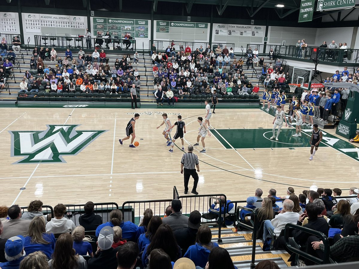 HOIConference's tweet image. Boys Championship at IWU
Halftime
#2 @EPGTitanHoops - 38
#1 Tri Valley - 36