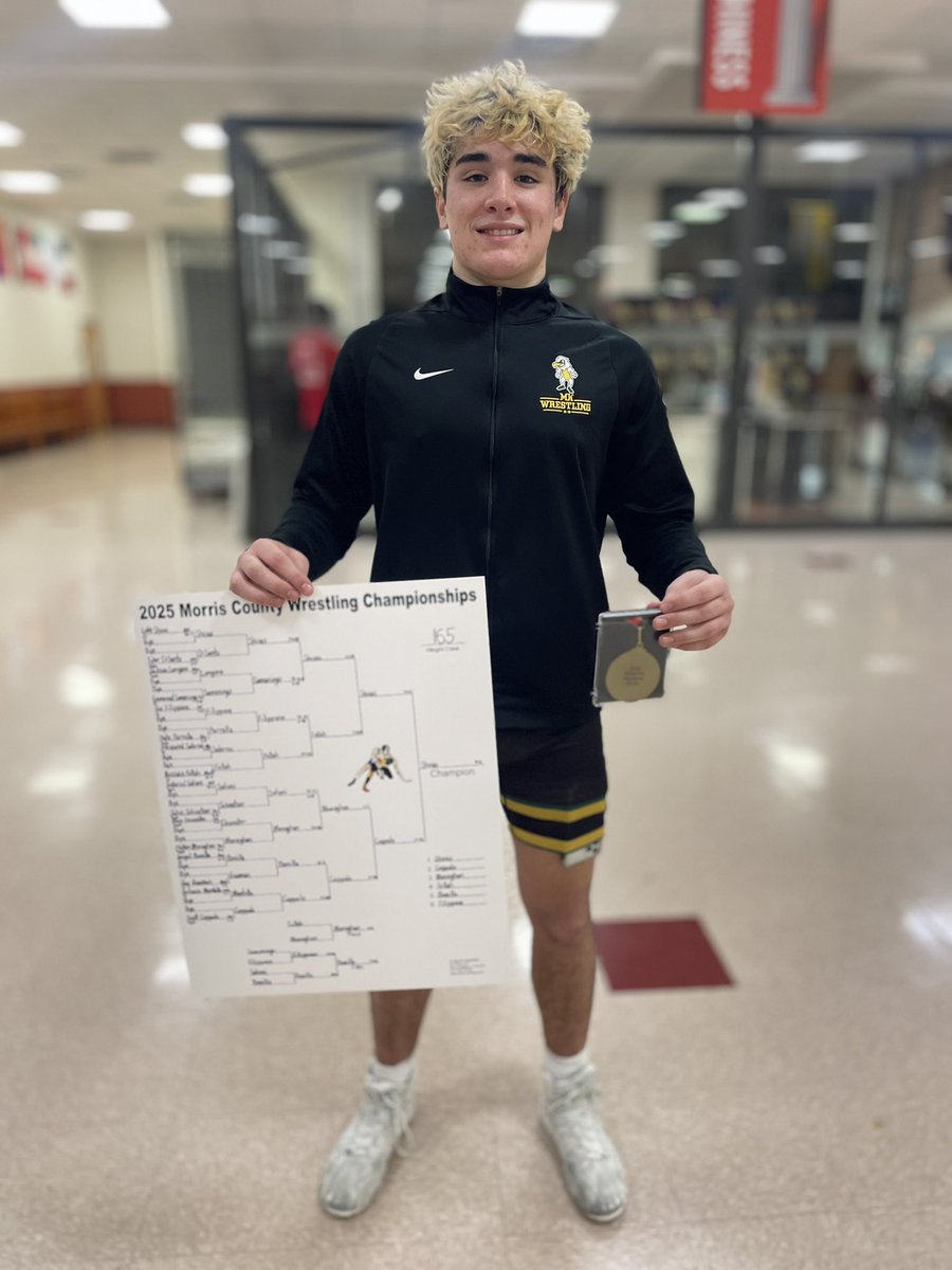 Congratulations to Luke Shivas for winning the 165 pound weight class at the 2025 Morris County Tournament!