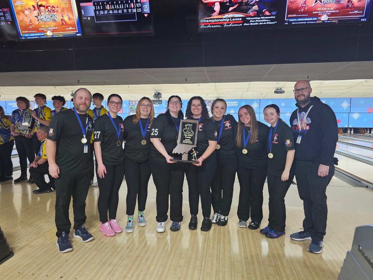 2025 Girls Sectional &amp; Regional Champions ❤️💙🎳