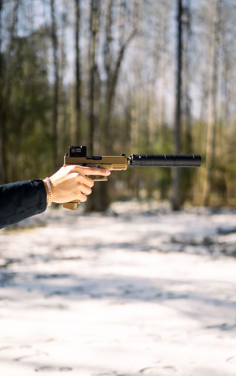 PlinkerRanch's tweet photo. Glock 19x + Rugged Obsidian 9 = 🔥 https://t.co/tjrBlFVxDW